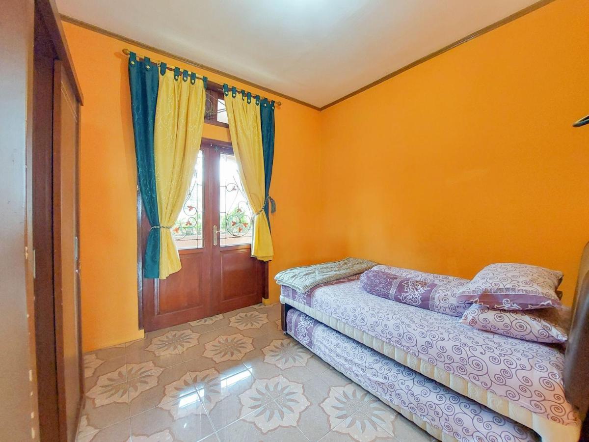Villa Samsu By Puncak Holiday Tjiandjur Exterior foto